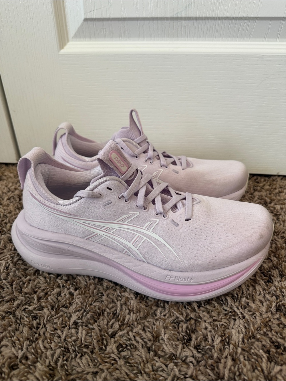 ASICS Women's Gel Nimbus 28 Dahlia/White size 8.5